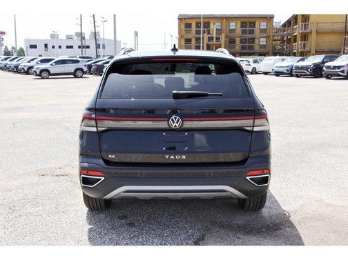 2025 Volkswagen Taos 1.5T SE