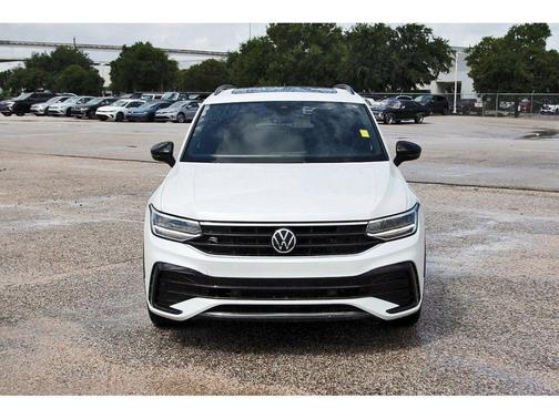 Opal White Pearl Effect 2023 Volkswagen Tiguan 2.0T SE R-Line Black