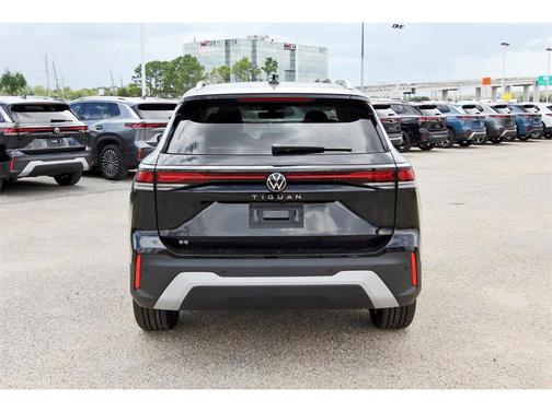 2025 Volkswagen Tiguan 2.0T SE