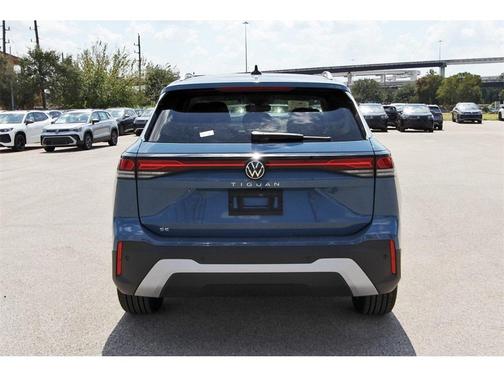 2025 Volkswagen Tiguan 2.0T SE