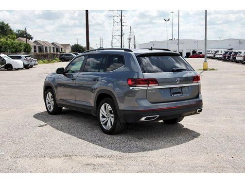 Platinum Gray Metallic 2021 Volkswagen Atlas 3.6 V6 SE w/ Technology