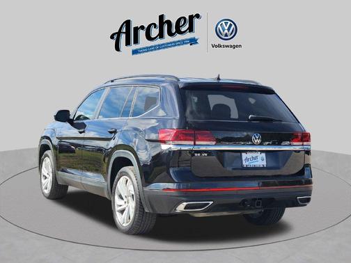 Deep Black Pearl Effect 2022 Volkswagen Atlas 3.6L SE w/Technology
