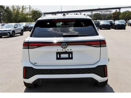 2025 Volkswagen Tiguan 2.0T SE R-Line Black