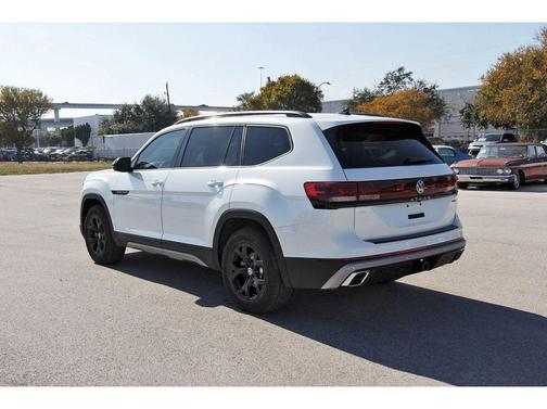 Opal White Pearl 2026 Volkswagen Atlas 2.0T Peak Edition