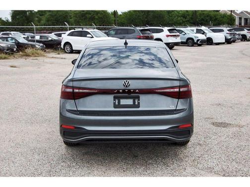 Platinum Gray Metallic 2026 Volkswagen Jetta 1.5T SE