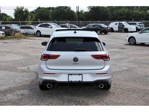 Reflex Silver Metallic 2022 Volkswagen Golf GTI 2.0T SE