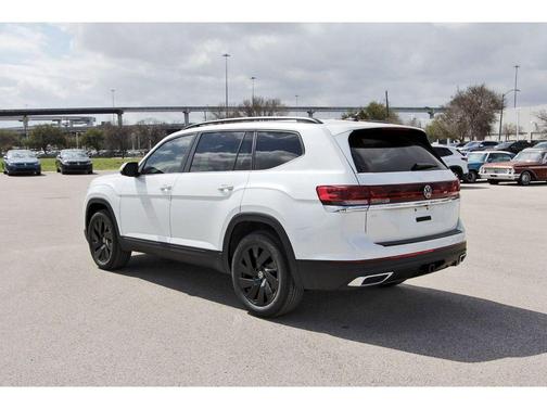 Opal White Pearl 2026 Volkswagen Atlas 2.0T SE W/TECHNOLOGY
