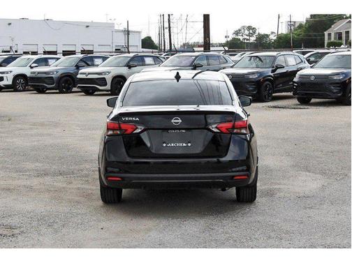 Black 2023 Nissan Versa 1.6 SR