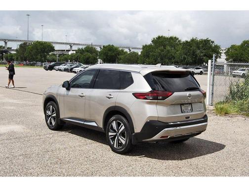 Champagne Silver 2021 Nissan Rogue Platinum