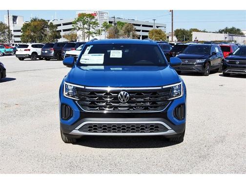 2025 Volkswagen Atlas Cross Sport 2.0T SE w/Technology