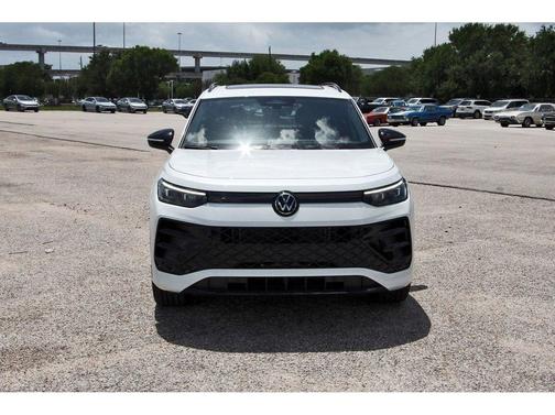 Opal White Pearl 2026 Volkswagen Tiguan 2.0T SE R-Line Black