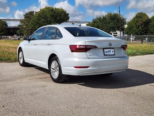 White Silver Metallic 2019 Volkswagen Jetta 1.4T S