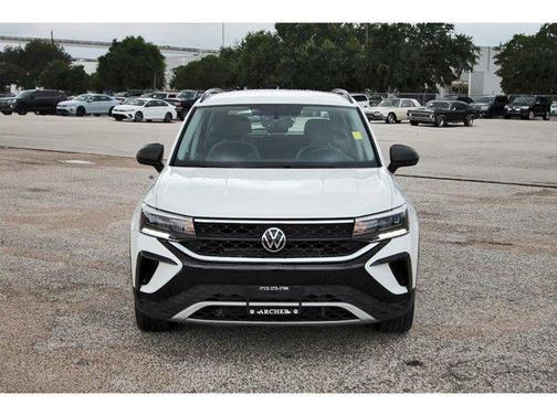 Pure White 2022 Volkswagen Taos 1.5T S