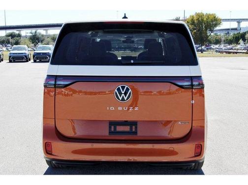 2025 Volkswagen ID. Buzz Pro S Plus