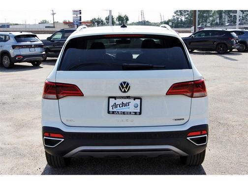 2024 Volkswagen Taos 1.5T SEL
