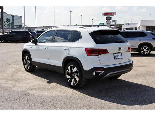 2024 Volkswagen Taos 1.5T SEL