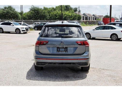 Platinum Gray Metallic 2024 Volkswagen Tiguan 2.0T SE R-Line Black