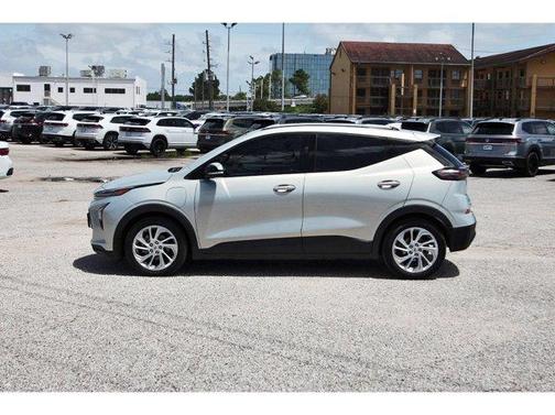 Silver 2022 Chevrolet Bolt EUV LT