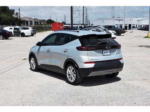 Silver 2022 Chevrolet Bolt EUV LT