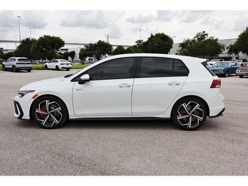 2025 Volkswagen Golf GTI 2.0T SE