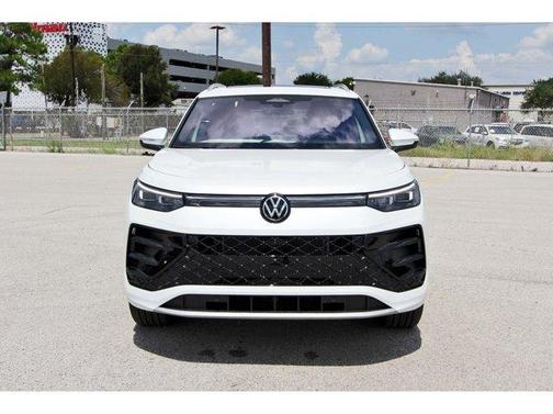 2025 Volkswagen Tiguan 2.0T SEL R-Line