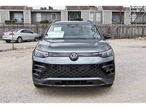 2025 Volkswagen Tiguan 2.0T SE R-Line Black