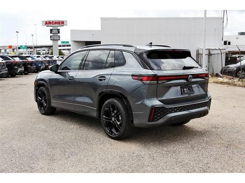 2025 Volkswagen Tiguan 2.0T SE R-Line Black