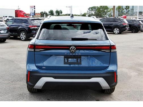 2025 Volkswagen Tiguan 2.0T SE