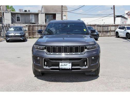 Metallic 2022 Jeep Grand Cherokee L Overland