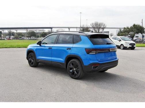 2025 Volkswagen Taos 1.5T SE Black