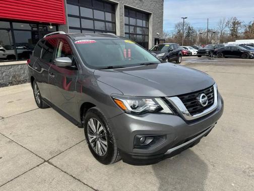 2019 Nissan Pathfinder SV