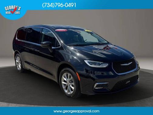 Black 2023 Chrysler Pacifica Touring-L