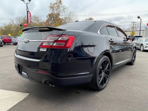 2016 Ford Taurus SHO