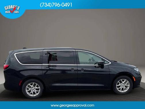 Black 2023 Chrysler Pacifica Touring-L