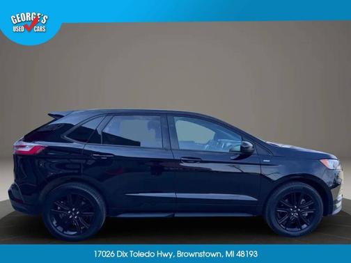 Black 2023 Ford Edge ST-Line