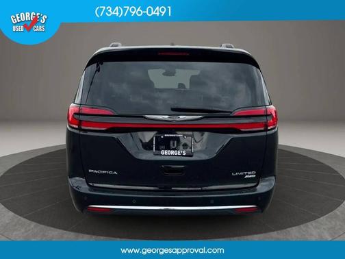 Black 2022 Chrysler Pacifica Limited