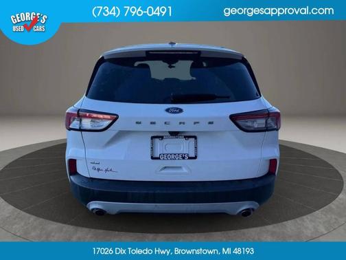 White 2021 Ford Escape SE