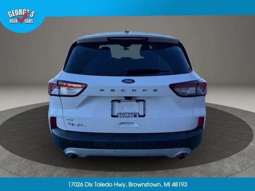 White 2021 Ford Escape SE
