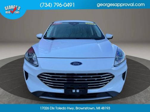 White 2021 Ford Escape SE