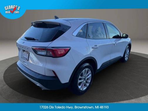 White 2021 Ford Escape SE
