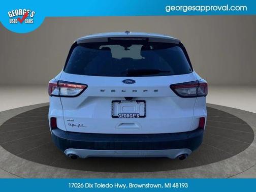 White 2021 Ford Escape SE