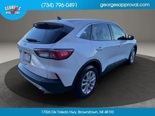 White 2021 Ford Escape SE