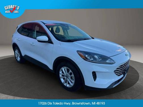 White 2021 Ford Escape SE
