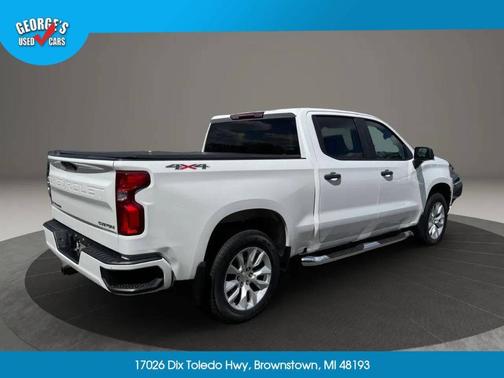 White 2021 Chevrolet Silverado 1500 Custom