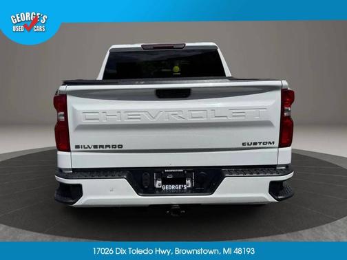 White 2021 Chevrolet Silverado 1500 Custom
