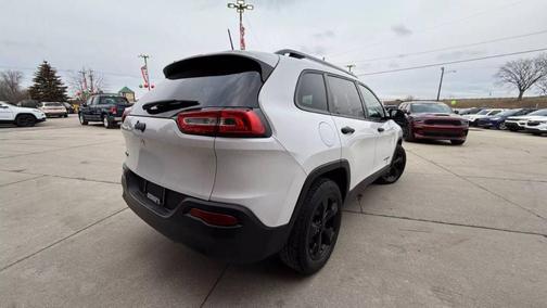 2016 Jeep Cherokee Altitude