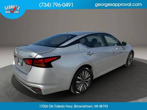 Silver 2024 Nissan Altima 2.5 SV