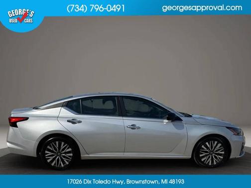 Silver 2024 Nissan Altima 2.5 SV