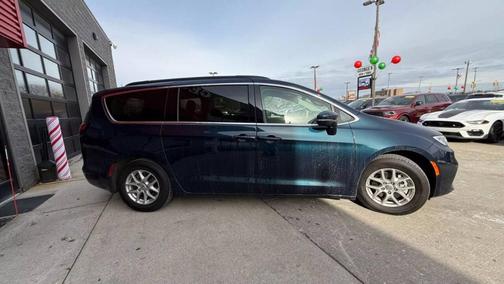 2022 Chrysler Pacifica Touring-L