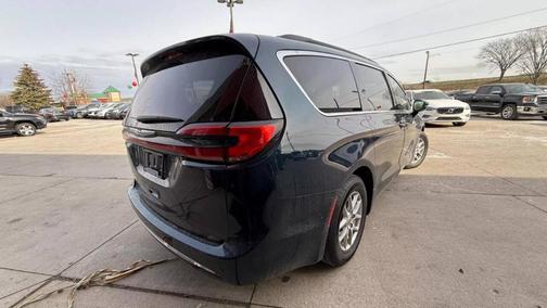 2022 Chrysler Pacifica Touring-L